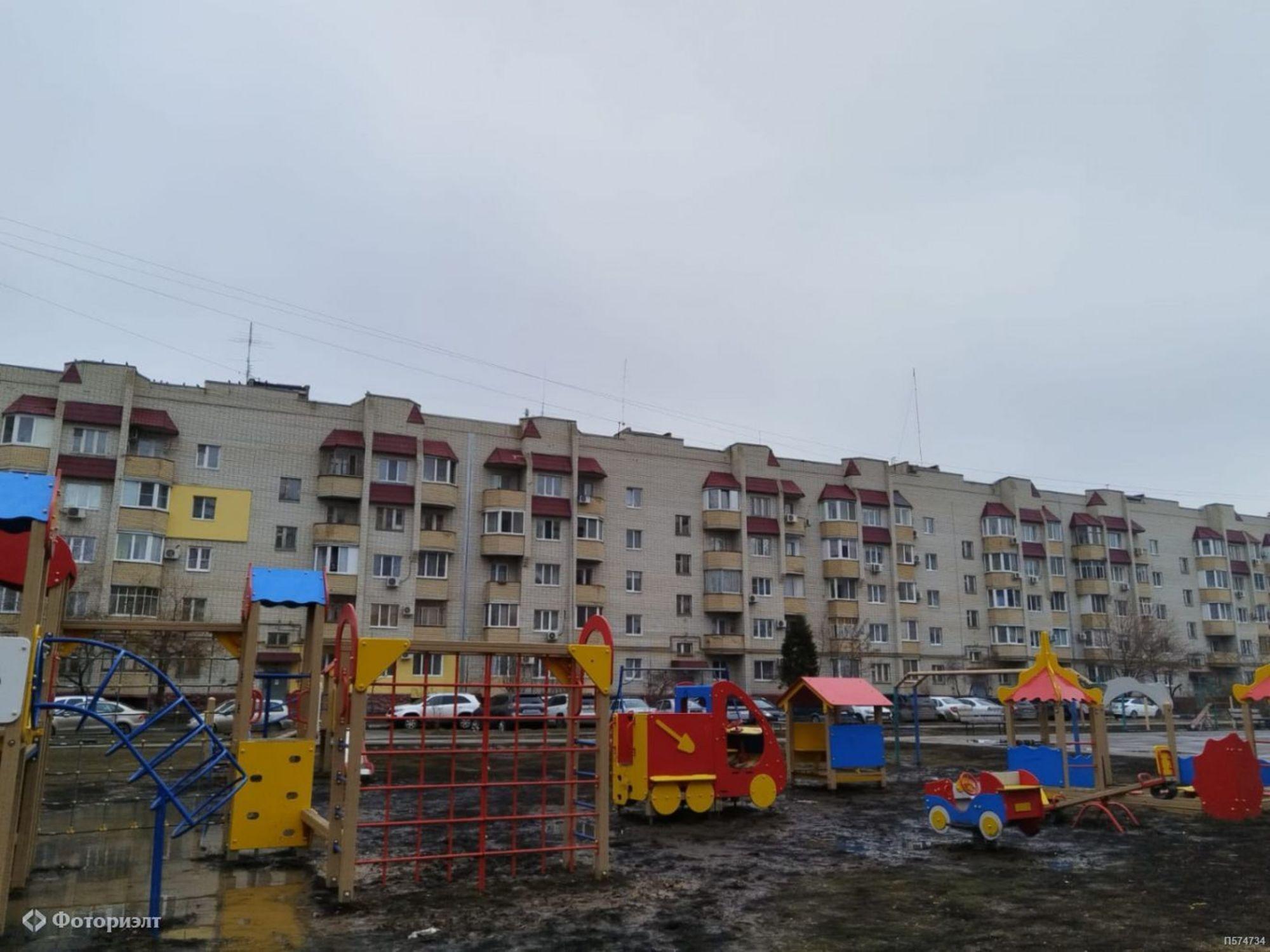 Купить квартиру за 5 050 000 рублей на Энгельс-1 мкр, 81