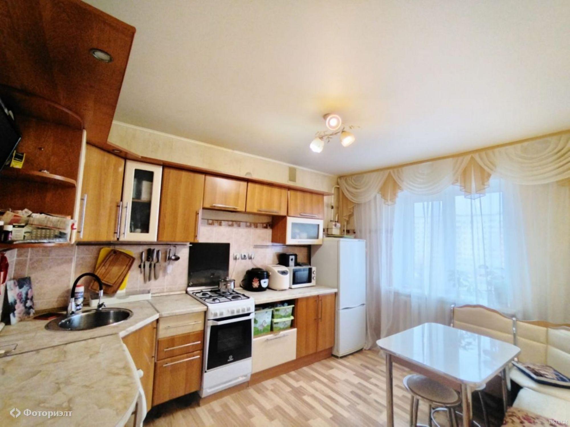 Купить квартиру за 5 050 000 рублей на Энгельс-1 мкр, 81