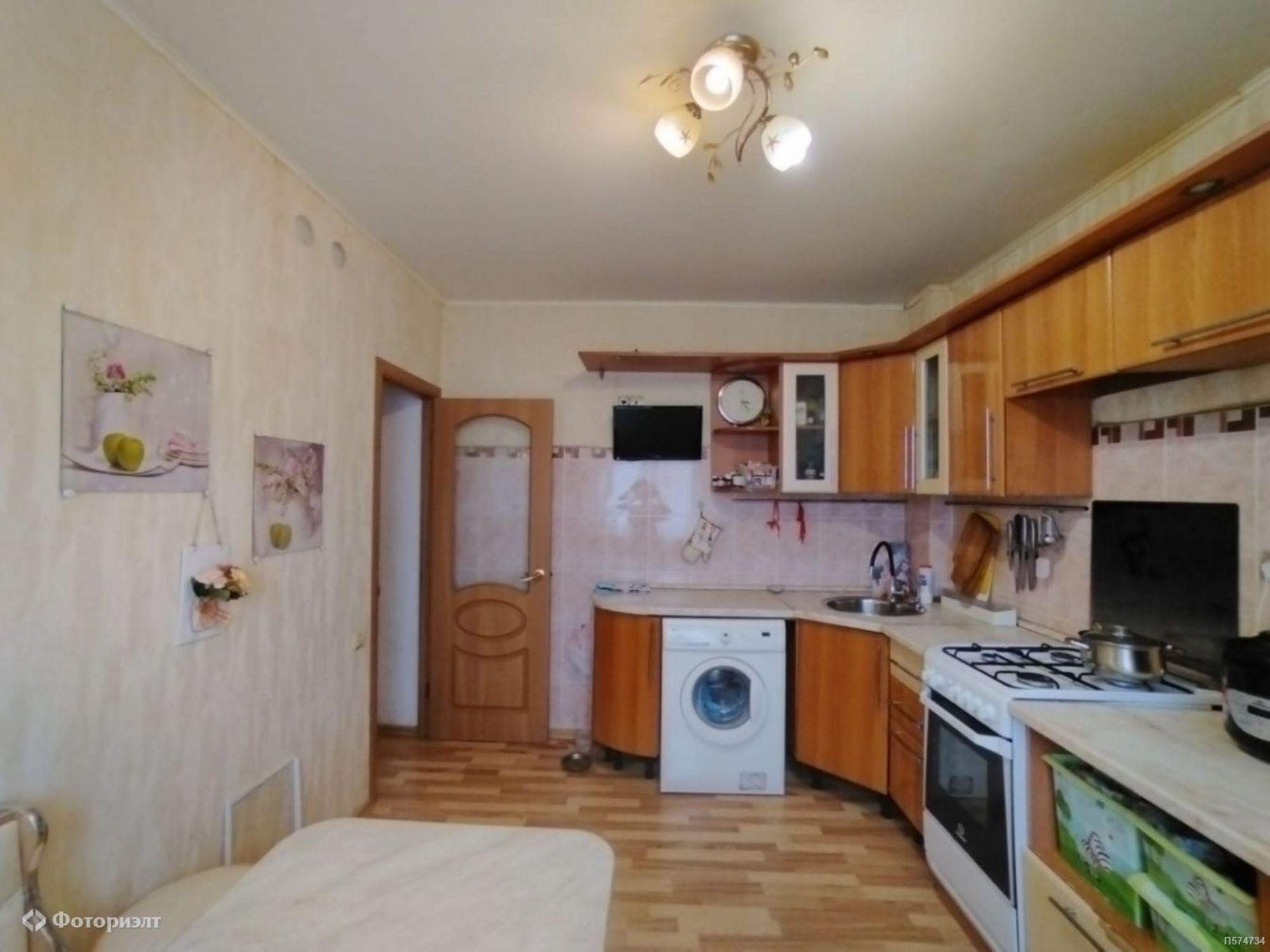 Купить квартиру за 5 050 000 рублей на Энгельс-1 мкр, 81