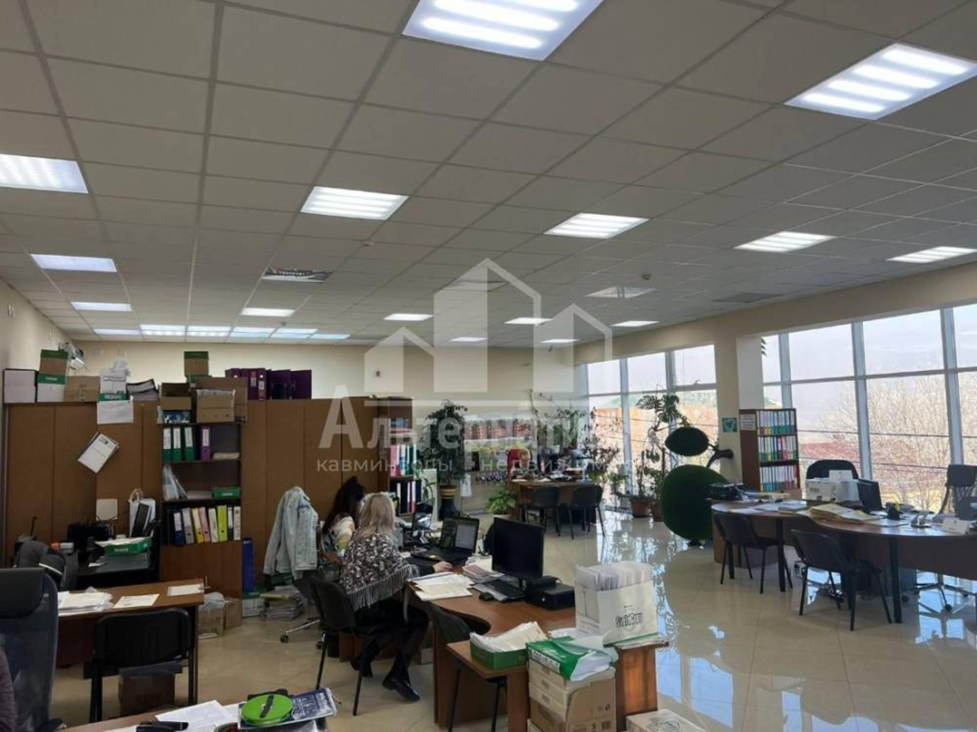 Купить помещение свободного назначения за 30 000 000 рублей на Этокская ул.