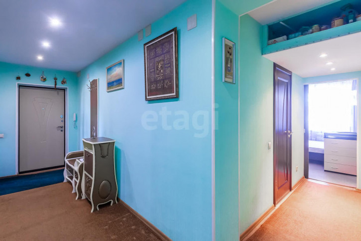 3-комн квартира улица Маршала Конева, 18г