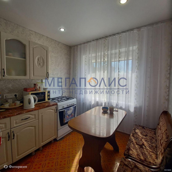 2-комн квартира Факел Социализма ул, 8