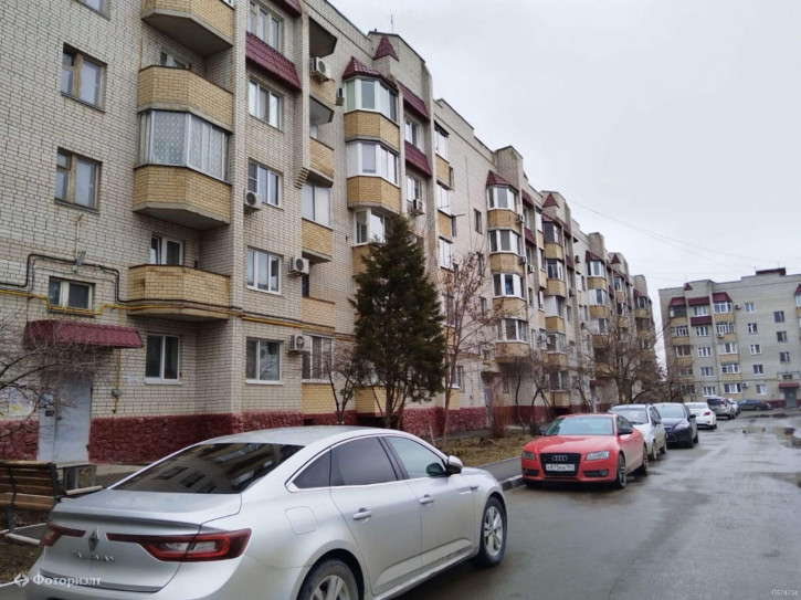 3-комн квартира Энгельс-1 мкр, 81