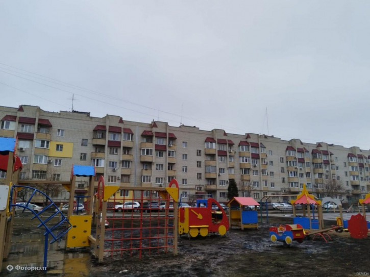 3-комн квартира Энгельс-1 мкр, 81