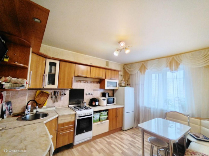 3-комн квартира Энгельс-1 мкр, 81