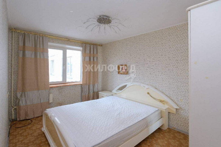 3-комн квартира Есенина улица, д.8/1