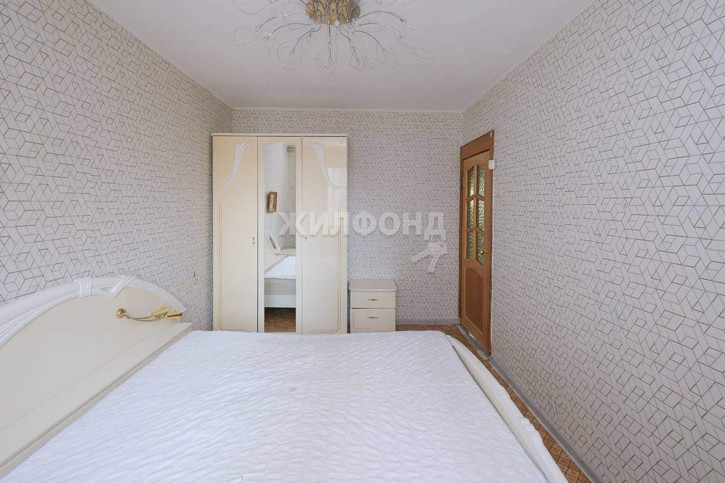 3-комн квартира Есенина улица, д.8/1