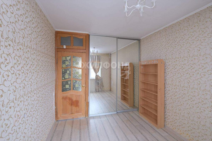 3-комн квартира Есенина улица, д.8/1