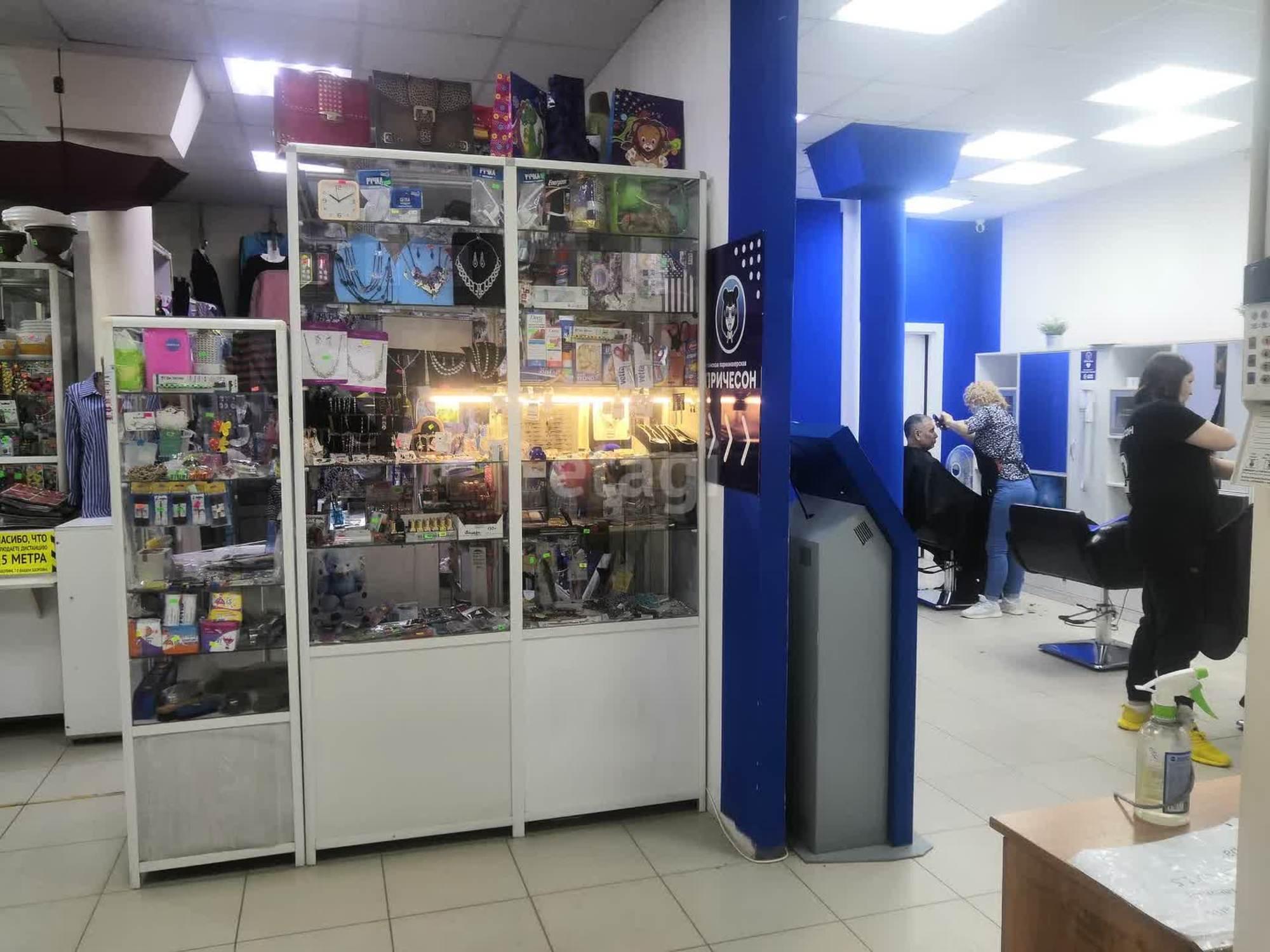 Сдать торговое помещение за 325 000 рублей на Заречный проезд 6к.2