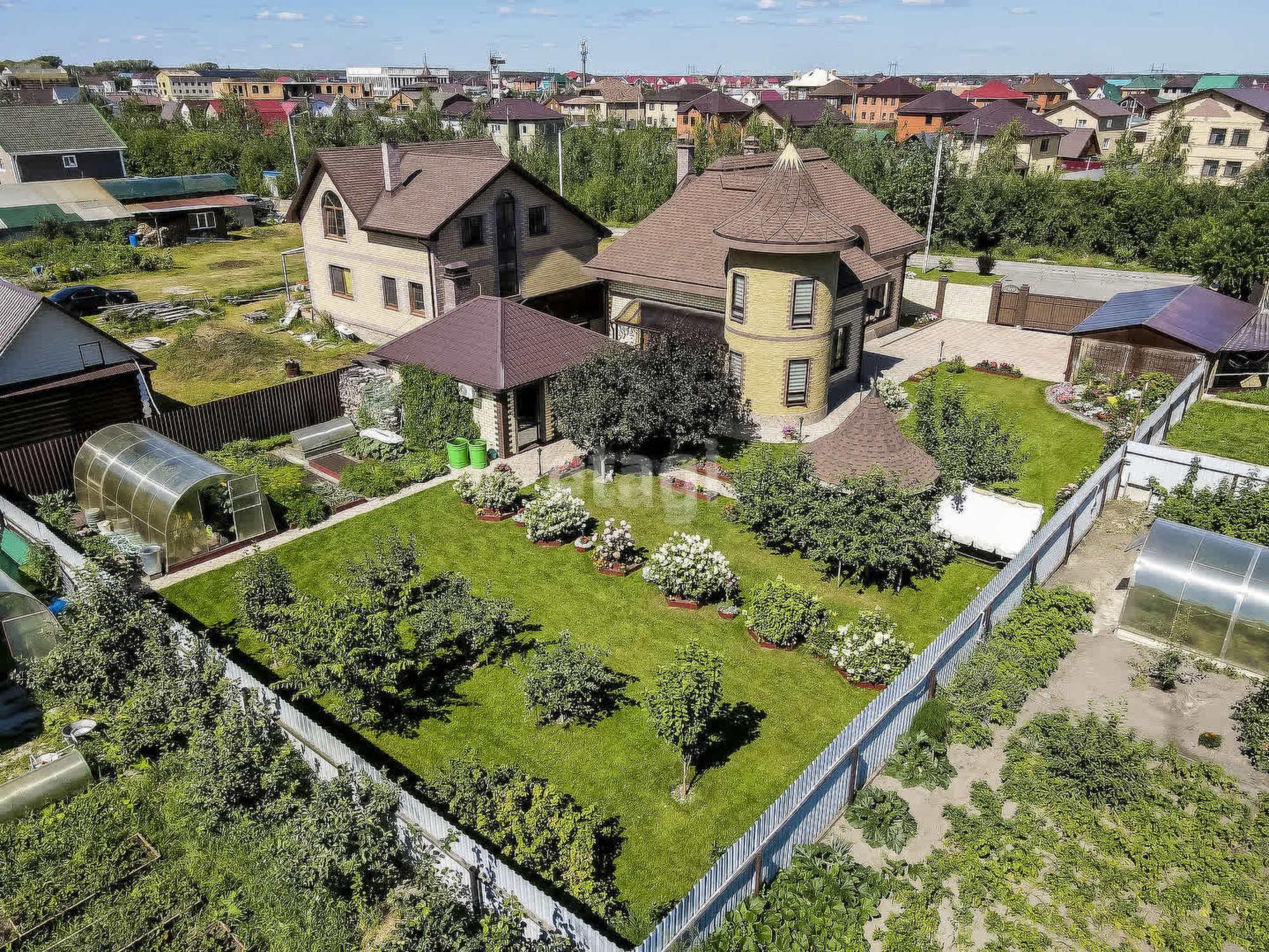 Купить дачу, дом, коттедж за 26 000 000 рублей на Клеверная,