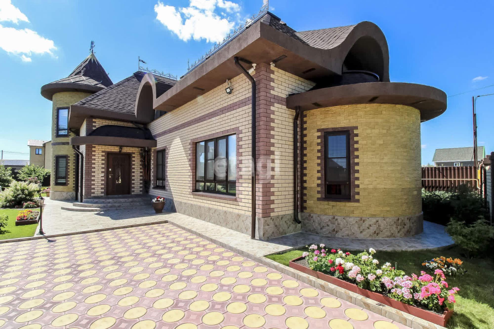 Купить дачу, дом, коттедж за 26 000 000 рублей на Клеверная,