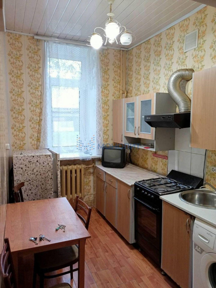 2-комн квартира Генкиной ул, 37