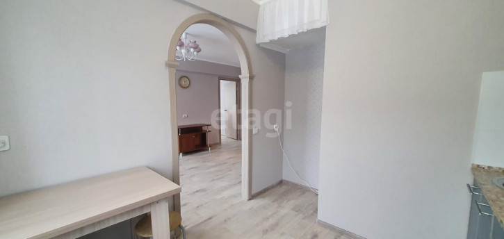 3-комн квартира Коммунальная, 1
