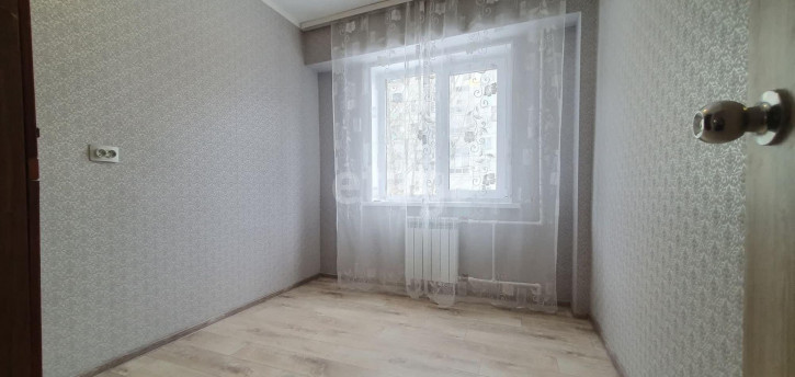 3-комн квартира Коммунальная, 1