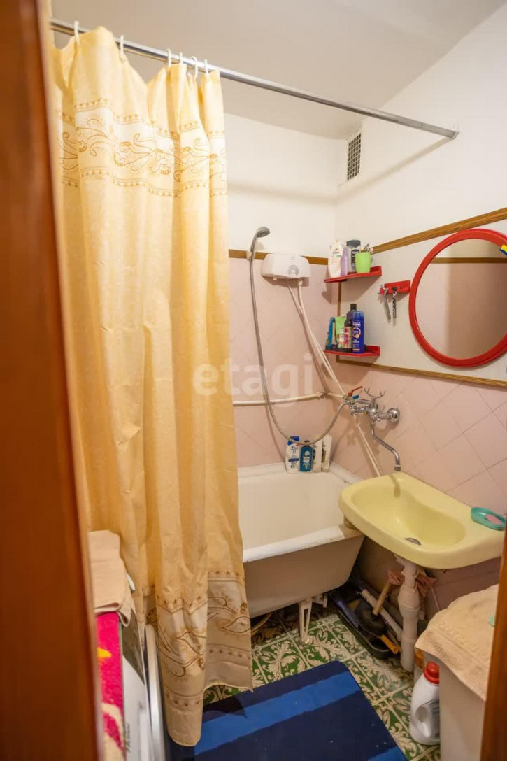 3-комн квартира Малиновского, 2