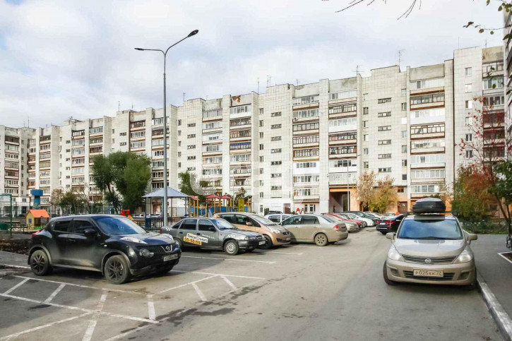 4-комн квартира Харьковская, 48