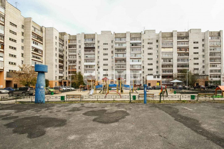 4-комн квартира Харьковская, 48