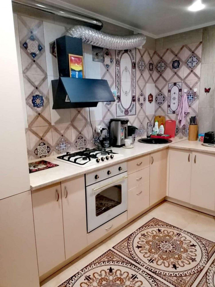 2-комн квартира Виталия Жалнина улица, 10