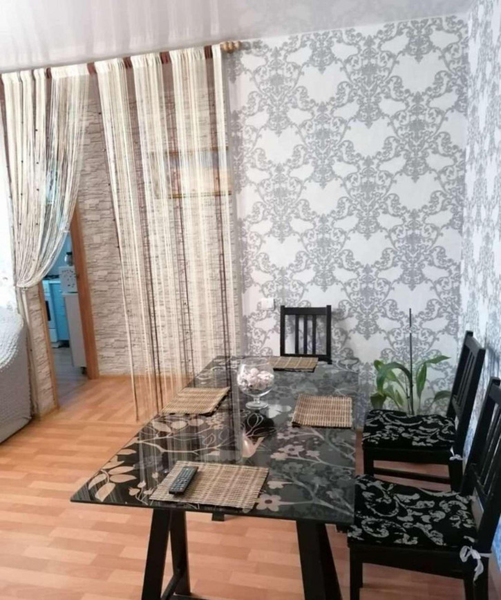 2-комн квартира Нефтяников, 6