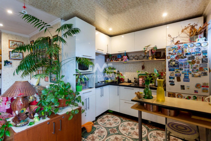 2-комн квартира Кирова ул, 49