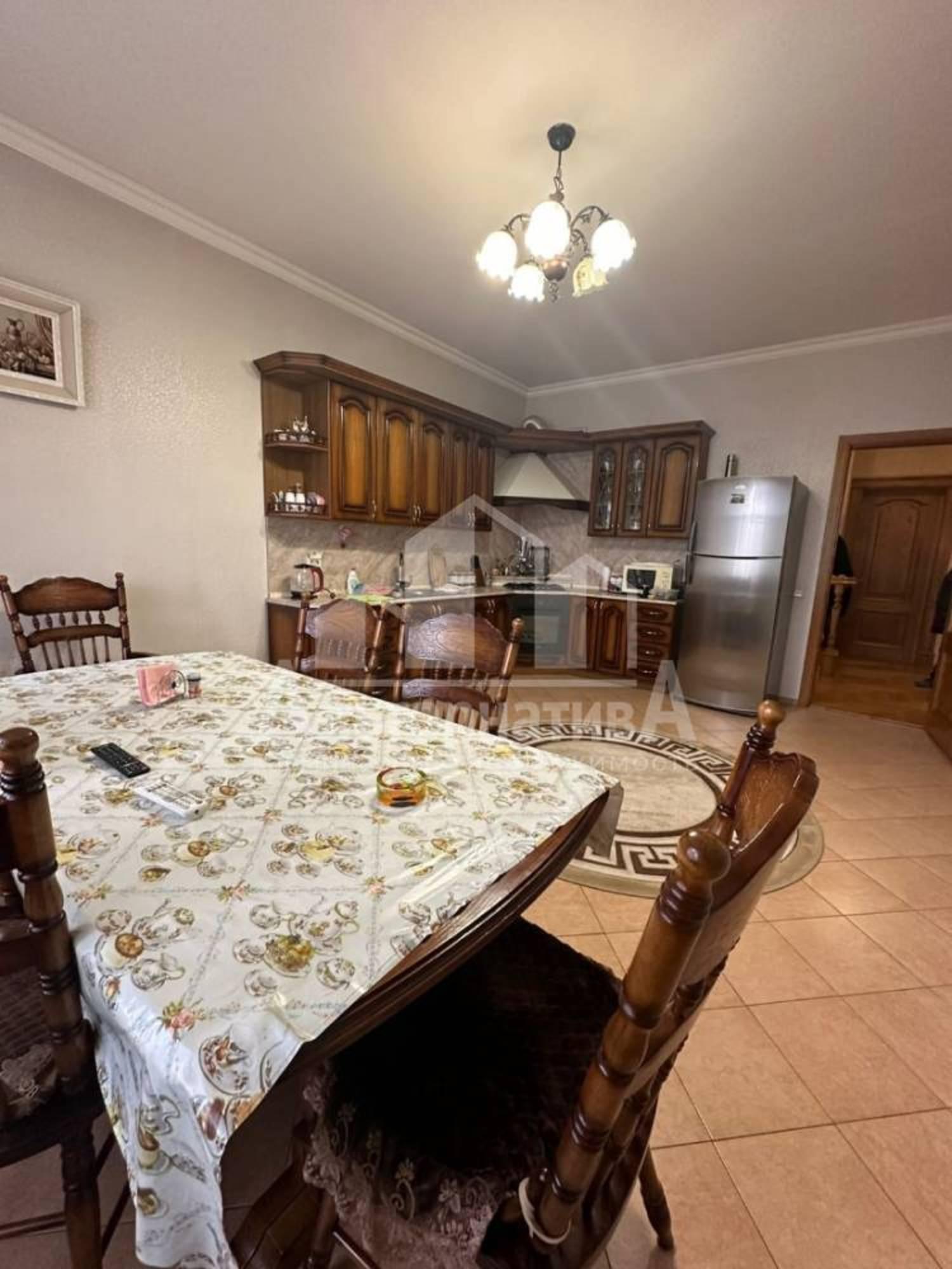 Купить дачу, дом, коттедж за 99 000 000 рублей на Энгельса ул.