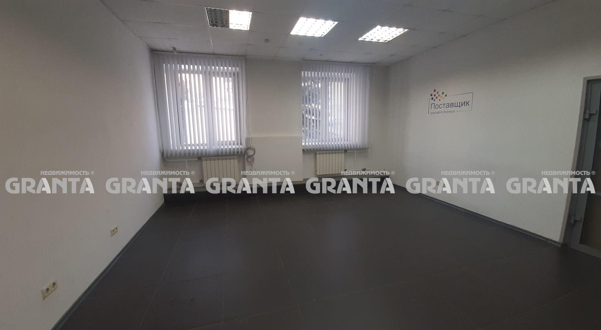 Сдать офис, помещение под офис за 11 000 рублей на ул Кирова, 19
