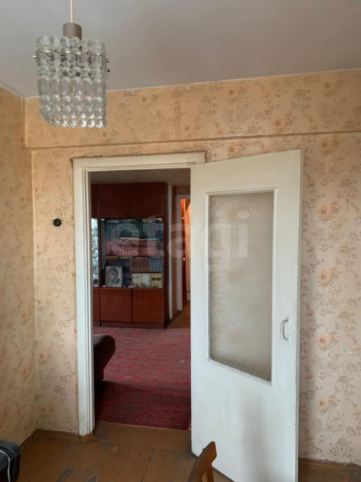 4-комн квартира улица Яшина, 14