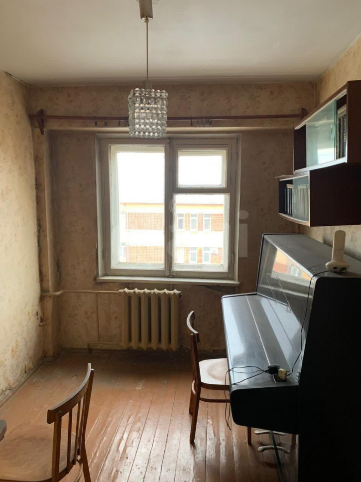 4-комн квартира улица Яшина, 14