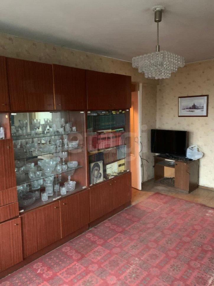 4-комн квартира улица Яшина, 14