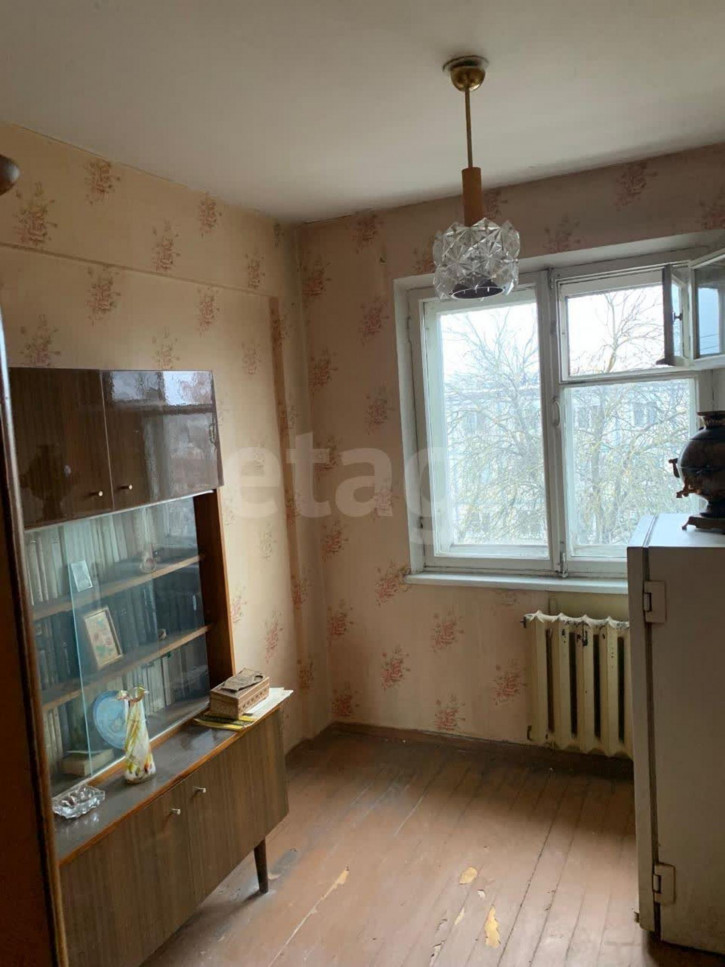 4-комн квартира улица Яшина, 14