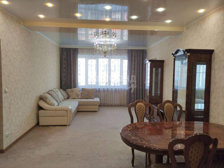 3-комн квартира Красный проспект, д.11