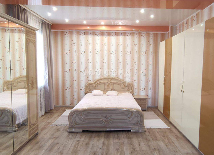 3-комн квартира Красный проспект, д.11