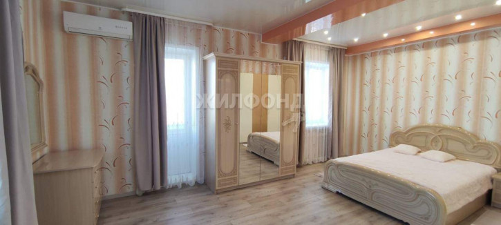 3-комн квартира Красный проспект, д.11