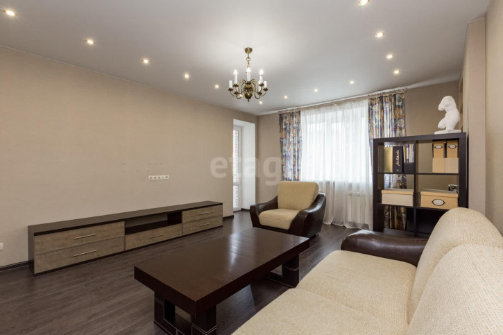 2-комн квартира Маршала Жукова, 9