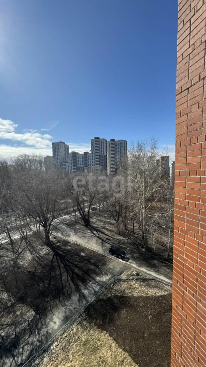 4-комн квартира Ясная, 22