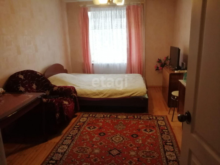 4-комн квартира Ясная, 22