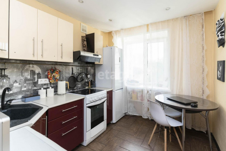 4-комн квартира Олимпийская, 36