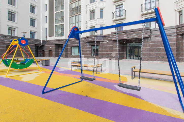 3-комн квартира 25-го Октября, 40