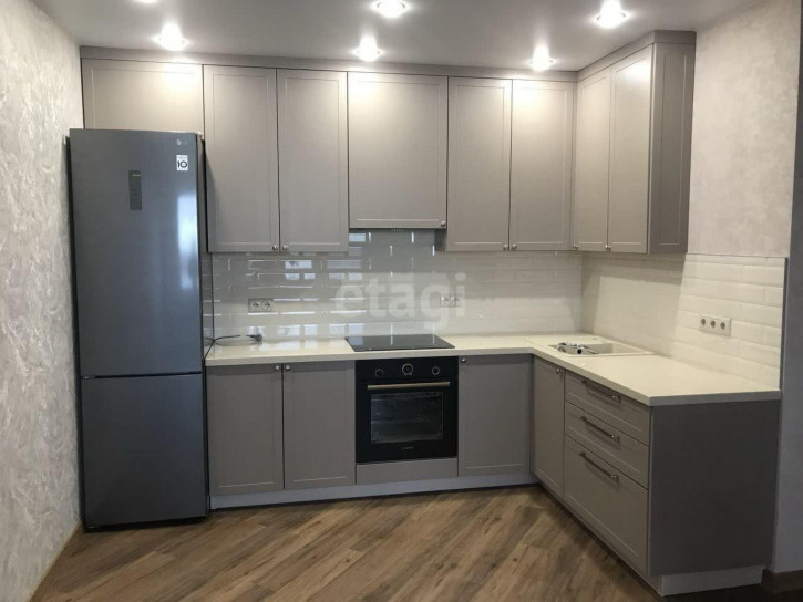 2-комн квартира Стройотрядовская, 16