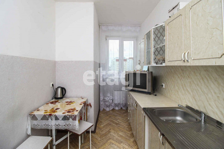 1-комн квартира Станислава Карнацевича, 3