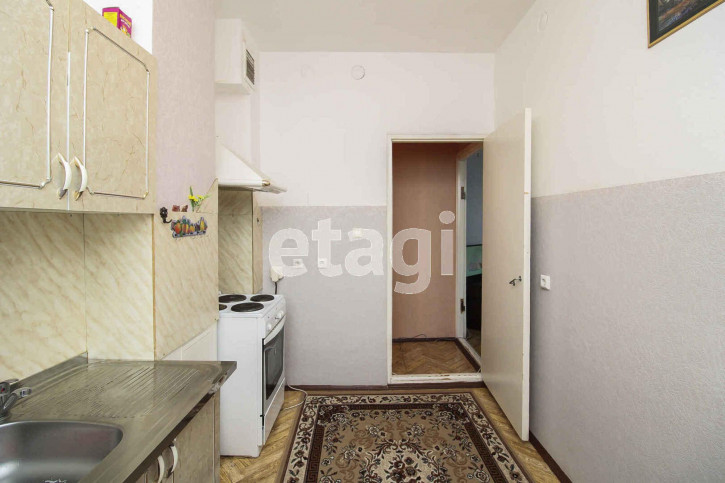 1-комн квартира Станислава Карнацевича, 3