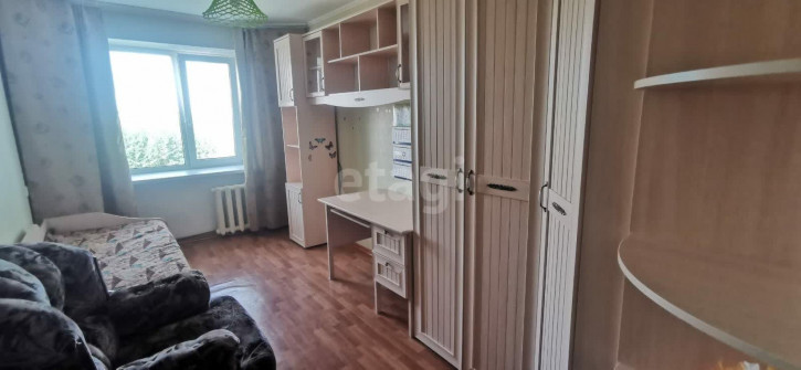 4-комн квартира Военная, 25а