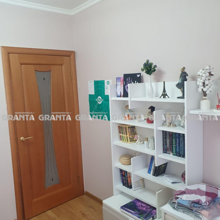 4-комн квартира ул Ивана Забобонова, 12