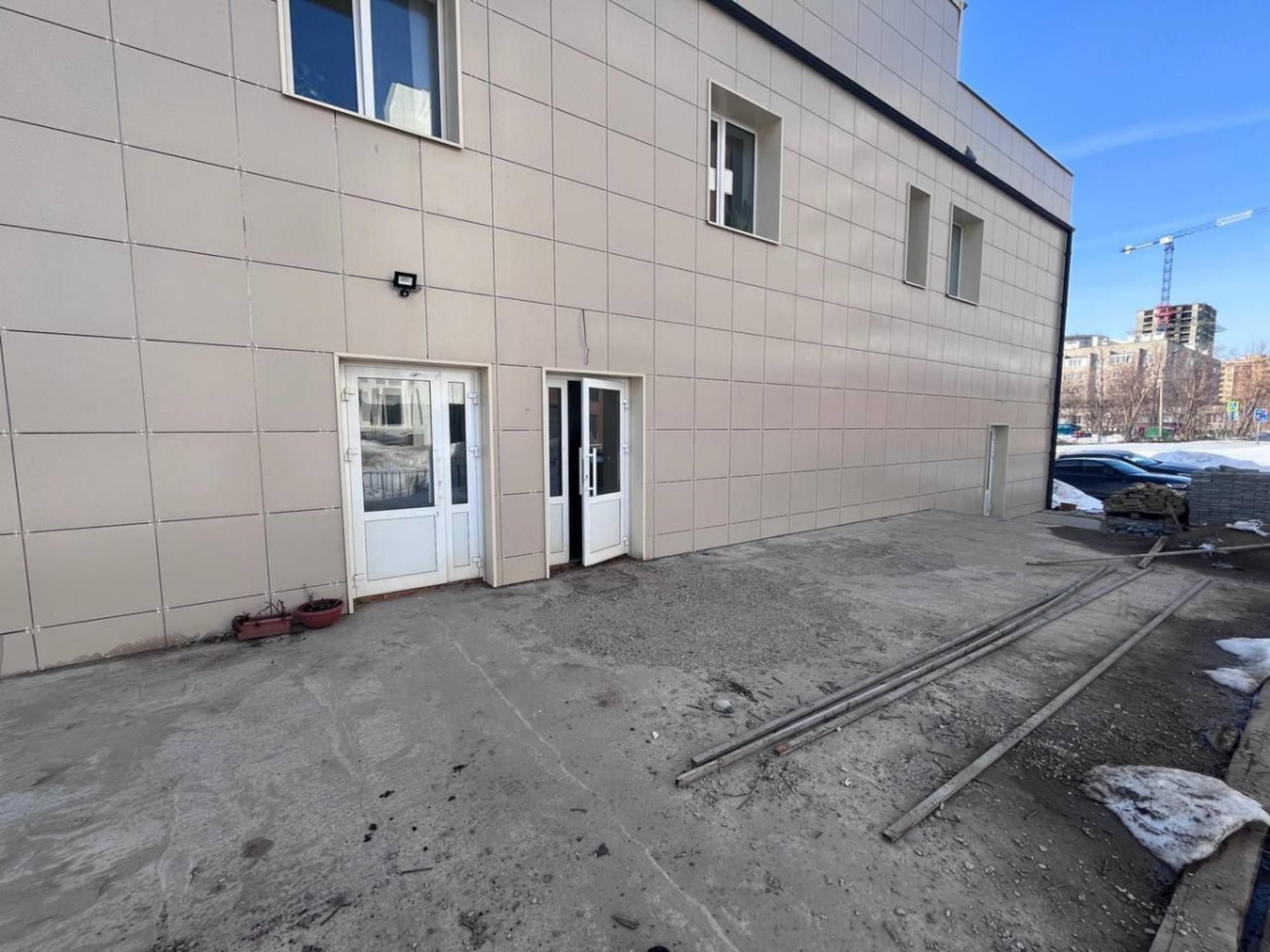 Сдать офис, помещение под офис за 218 900 рублей на ул Аделя Кутуя, 94