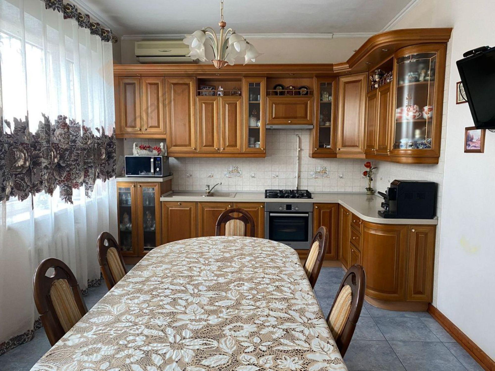 Купить дачу, дом, коттедж за 32 000 000 рублей на 1 проезд Знаменский, 14