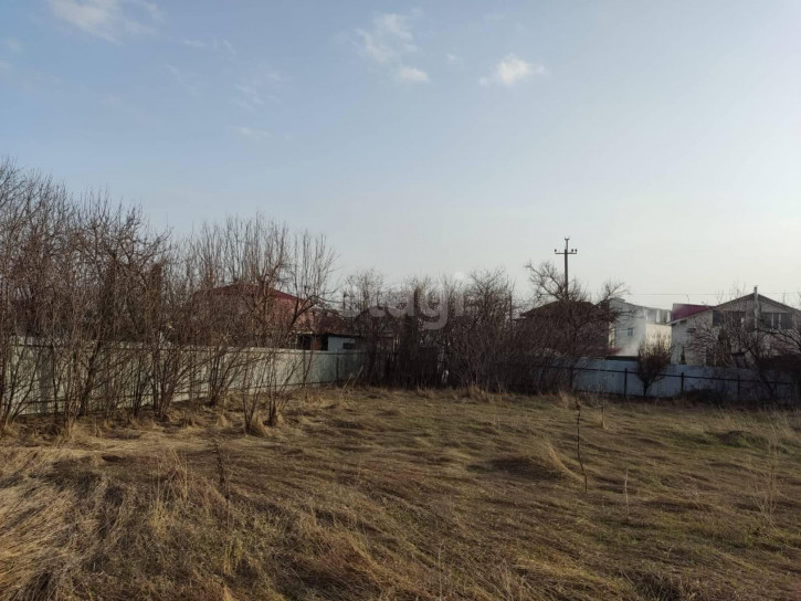 Земельный участок