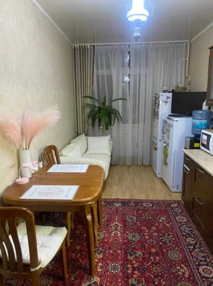 2-комн квартира Комарова улица, 101