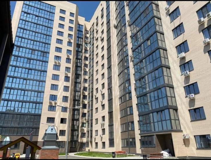 3-комн квартира Урицкого улица, 101