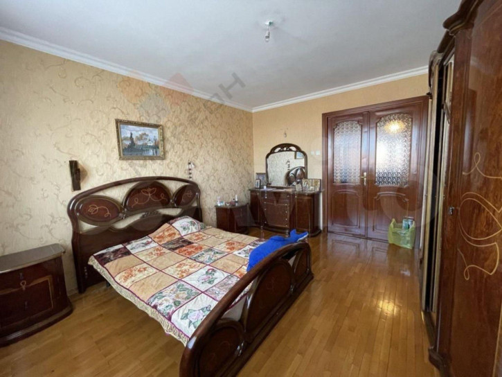4-комн квартира Гимназическая ул, 60
