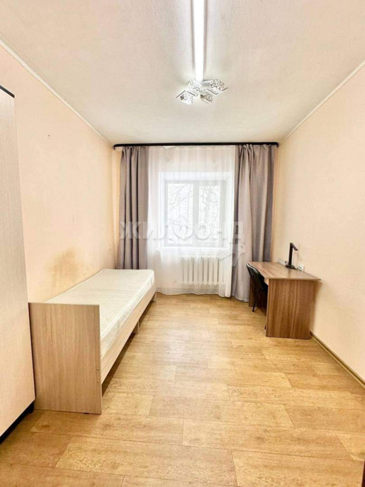 4-комн квартира 13-й микрорайон, д.3